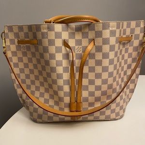Louis Vuitton Girolata